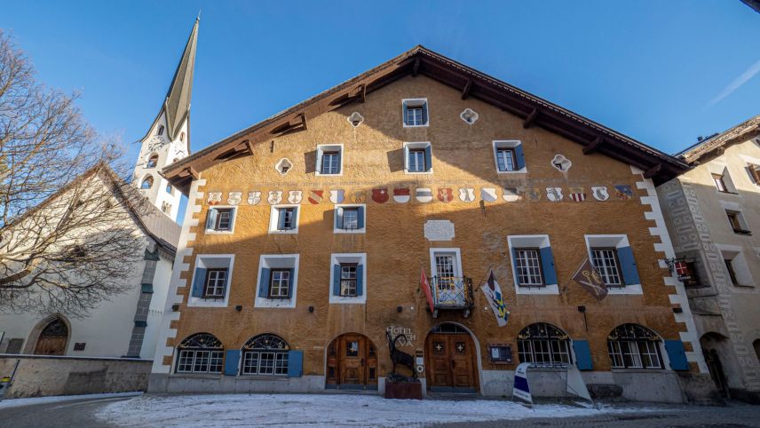 Das Hotel Crusch Alva in Zuoz hat eine Jahrhunderte alte Bausubstanz. Diese will die neue Besitzerschaft sichtbar machen.   Foto: Daniel Zaugg