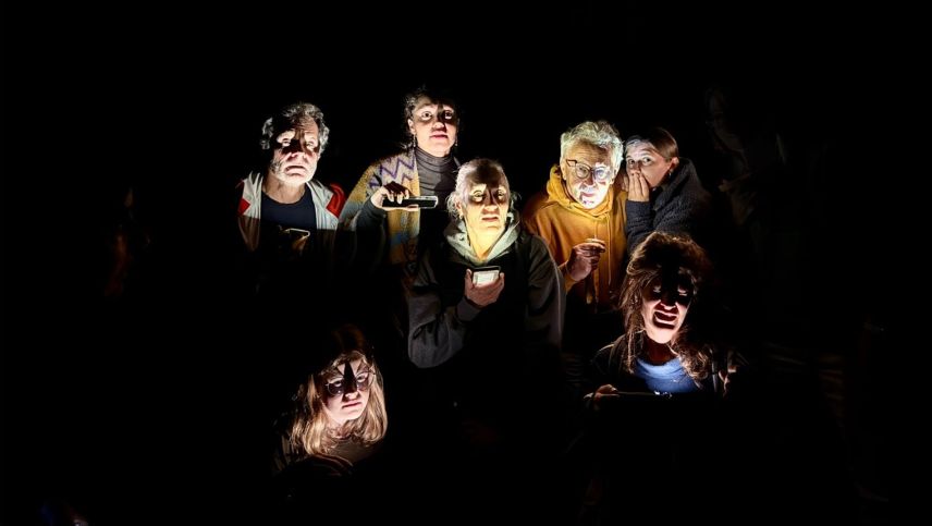 La bouda srantuna e fa temma. fotografia: Gruppa da teater Scuol