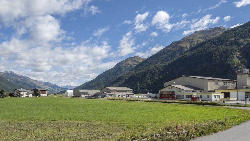 Der Bundesrat genehmigt die angepasste Planungsgrundlage im Rahmen des Sachplans Infrastruktur der Luftfahrt (SIL) für den Regionalflughafen Samedan. Foto: Daniel Zaugg