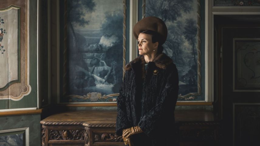 Wie einem Gemälde entsprungen: Riikka Läser als Marie Bertha von Planta. Foto: Benjamin Hofer