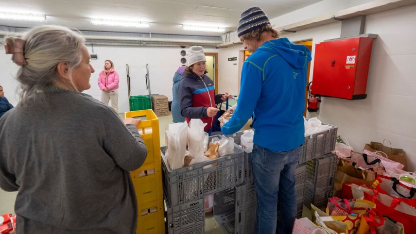Auch Backwaren finden dankbare Abnehmer.    Foto: Daniel Zaugg