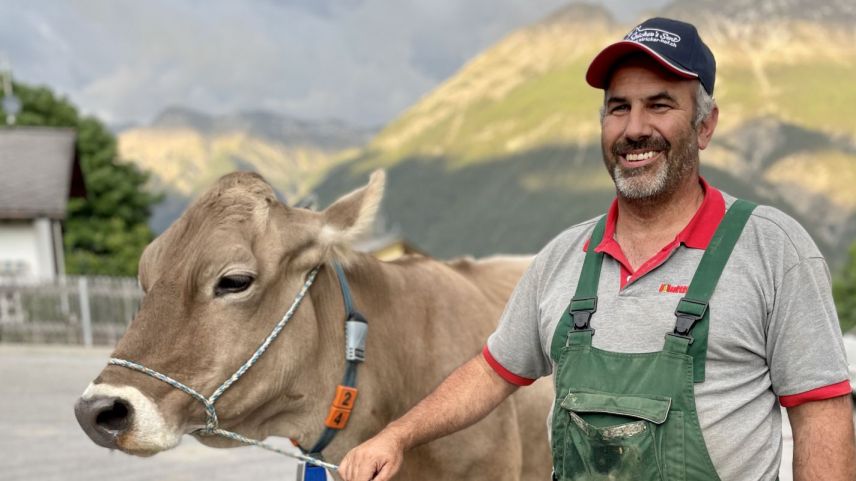 Perla e Fadri Stricker as partecipeschan al teater. fotografia: Fadrina Hofmann