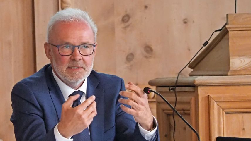 Rechtsanwalt Stefan Wehrenberg hat den Bericht verfasst und diesen auch vorgestellt. Foto: Reto Stifel