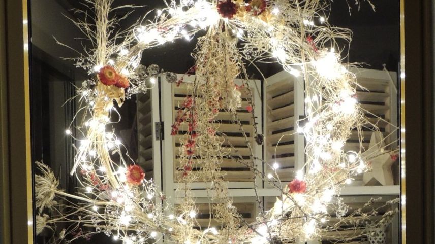 Fanestras d’Advent fattas cun premura ed amur fan plaschair dürant il temp da Nadal (fotografia: Benedict Stecher)