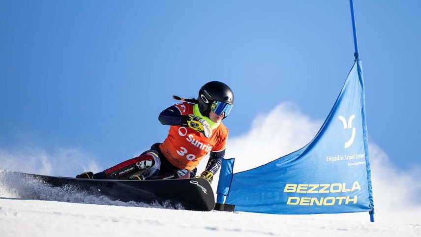 Die Siegerin des FIS Snowboard Weltcup-Rennen in Scuol: Lucia Dalmasso aus Italien. Foto: Dominik Täuber