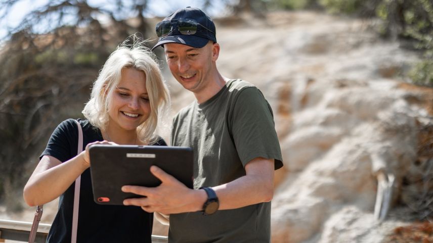 Der Forscherwanderweg ist sowohl digital als auch analog erlebbar. Foto: Dominik Täuber