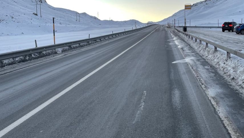 Die Julierstarsse in Richtung Passhöhe. Foto: Kapo