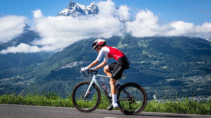 Larissa Tschenett s’ha partecipada al Tour de Suisse da quist on (fotografia: Frontalvision/Swiss Cycling).