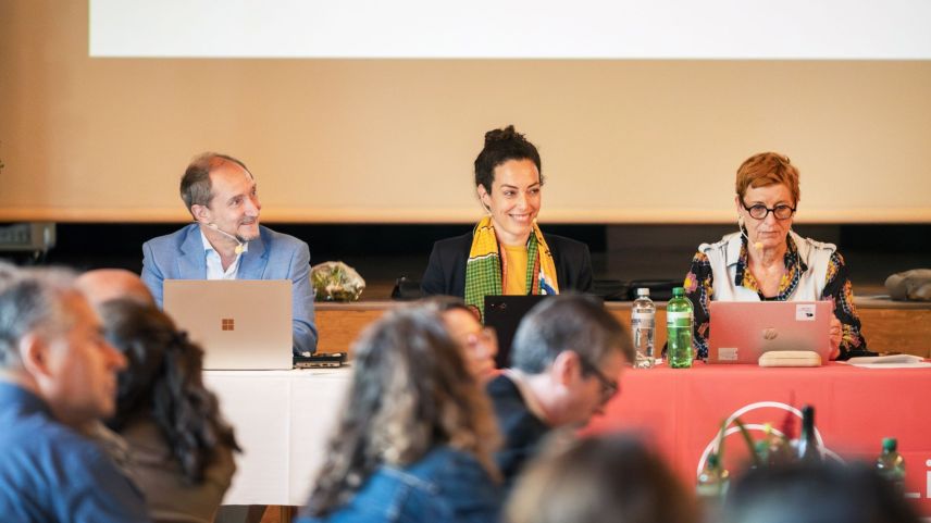 Markus Solinger, Gianna Luzio ed Urezza Famos. Foto: Lia Rumantscha