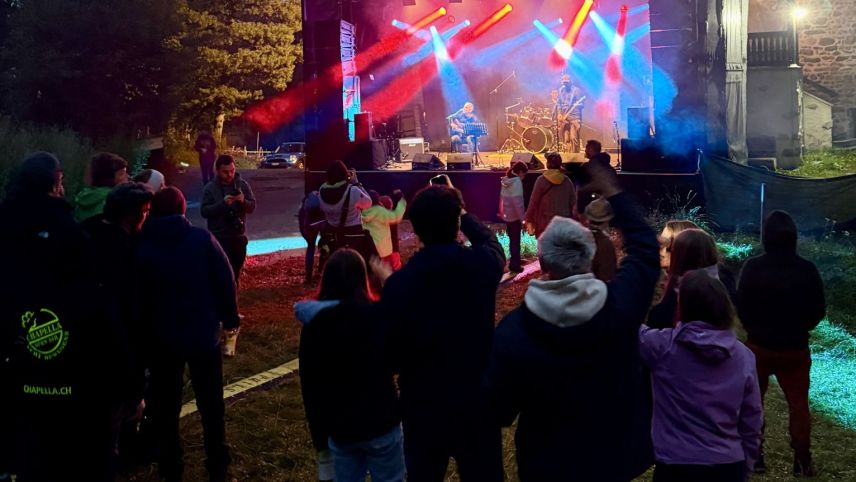 Gute Stimmung trotz Regen und Matsch.  Foto: Fadrina Hofmann