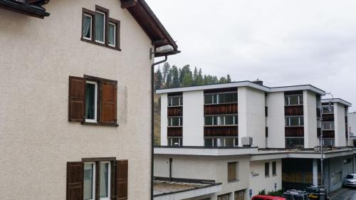 So sah es an der Via Signuria vor der Sanierung aus. Foto: Jon Duschletta