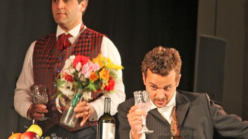 Giuseppe Spina (a schnestra) e Federico Dimitri rapreschaintan il bun ed il mal (fotografia: Martina Fontana).