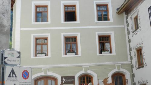 L’albierg da giuventüna chi festagescha seis 50avel anniversari as rechatta immez il cumün da Sta. Maria in Val Müstair (fotografia: Annatina Filli).