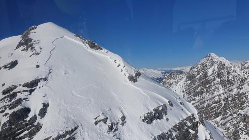 Pro ün accidaint da lavina sun mortas l’eivna passada duos persunas al Piz Zuort sur Tarasp (fotografia: Pulizia Chantunala).