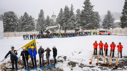 Spatenstich für die neue Klinik Gut in St.Moritz.     Foto: fotoswiss.com/Giancarlo Cattaneo