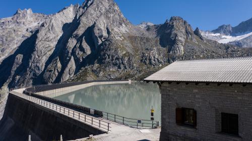 Ebenfalls im Inventar der «Open Doors Engadin»: die Albigna-Staumauer im Bergell. (Foto: z. Vfg.)