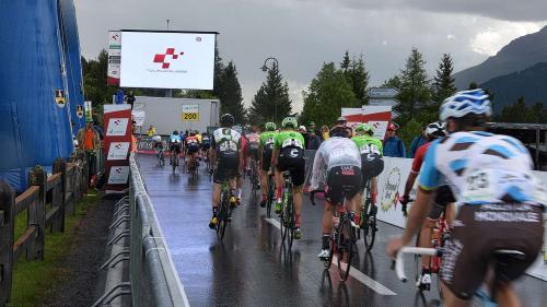 Die Tour de Suisse in La Punt im Jahre 2017. Foto: Nicolo Bass