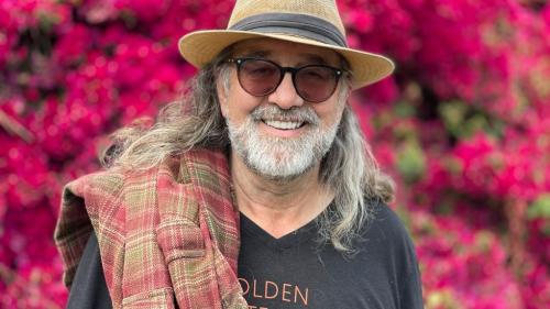 Urs Leonhard Steiner hat ein musikalisches Grossprojekt in Scuol vor (Foto: z. Vfg.).