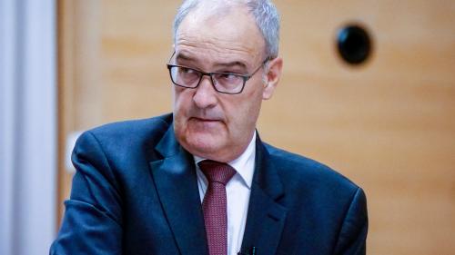 Bundesrat Guy Parmelin während seinen Ausführungen zur Zukunft der Regionalpolitik und NRP 24+ in Chur. Foto: Jon Duschletta