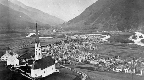 Zernez davo l'incendi dals 5 settember 1872. fotografia: Rudolf Grass/Archiv: Regula Minsch