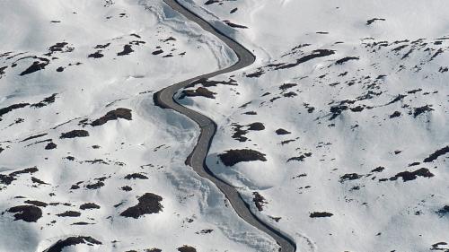 Adonta cha la squadra da rumir da la Pro Flüela nu d’eira confruntada cun navaglias quist inviern, nu d’eira la situaziun da via apparaintamaing adüna cuntantaivla pels automobilists (fotografia: mad).