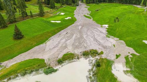 Unwetterschäden am Golfplatz Zuoz. Foto: fotoswiss.com/Giancarlo Cattaneo