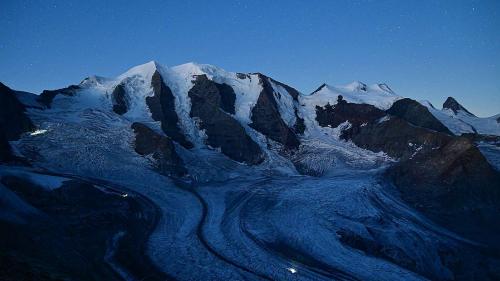 Rund um die Uhr werden Piz Palü und Persgletscher alle 30 Minuten fotografiert. Foto: Jürg Kaufmann