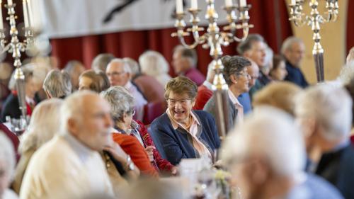 Der ST. Moritzer Seniorentag ist ein Ort der Begegnung.  Foto: Gemeinde St Moritz/Mayk Wendt