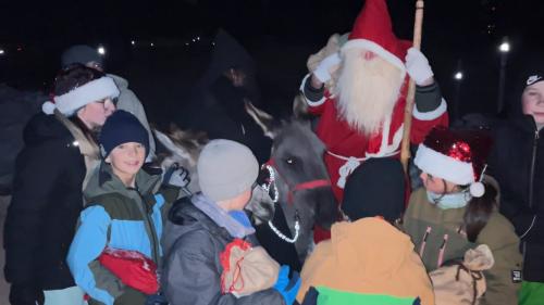 Der Samichlaus mit Schmutzli und Esel. Foto: Andrea Gutgsell