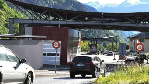 Beim Grenzübergang in Castasegna war früher der Polizeiposten für das Bergell. Foto: Marie-Claire Jur