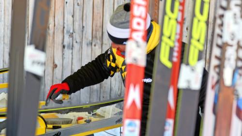 Die Serviceleute werden am 
diesjährigen «Engadiner» aufgrund des Verbotes von Fluorwachsen ganz 
besonders gefordert sein. 
Symbolbild: www.swiss-image.ch/Andy Mettler