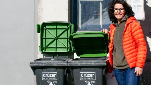 Irene Caduff-Hugentobler ist schon 2021 in Sachen Sammlung von Küchen- und Grünabfällen aktiv geworden und hat mithilfe anderer erreicht, dass in der Fraktion Guarda ein entsprechendes Pilotprojekt lanciert wurde. Fotos: Jon Duschletta