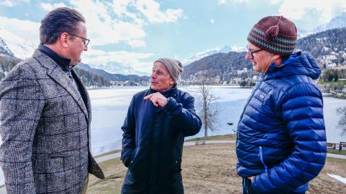 Von links: Hotelier und Vorstandspräsident vom White Turf, Thomas Walther, Glaziologe Felix Keller und Klimatologe Jan Sedlacek. Ursula Oehy Bubel war infolge Ortsabwesenheit dem runden Tisch online zugeschaltet. Foto: Jon Duschletta