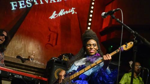 Nach ihrem Konzert 2018 kehrte die amerikanische Bassistin und Sängerin Nik West ans Festival da Jazz zurück und eröffnete dieses mit einem fulminanten Funk-Konzert im Dracula Club. Foto: fotoswiss.com/Giancarlo Cattaneo