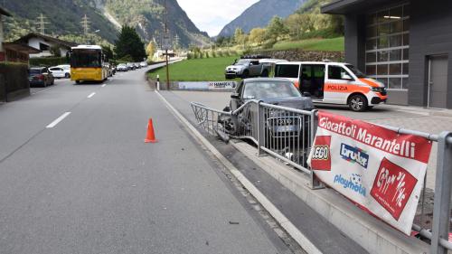 Am Fahrzeug des 67-Jährigen entstand Totalschaden. Foto: Lantonspolizei Graubünden