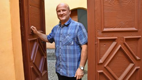 Mit seinem Team vermietet Claudio Zanolari in der Nähe des Dorfplatzes in Poschiavo im ehemaligen 
Augustinerinnenkloster von 1654, 22 Zimmer. Fotos: Urs Oskar Keller