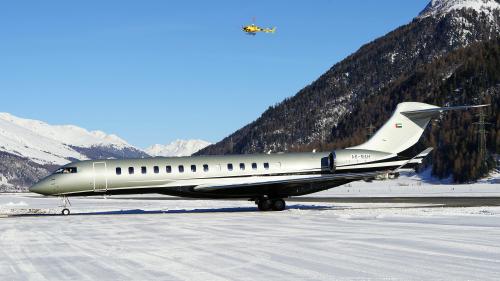 Am Engadin Airport Samedan landeten über die Festtage besonders viele Jets und Helikopter. Foto: Hansjörg Pfäffli