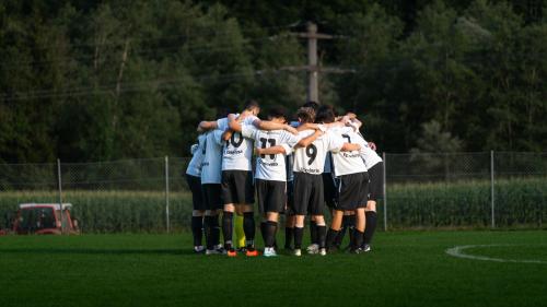 FC Celerina holt einen Auswärtspunkt. Foto: z.Vfg
