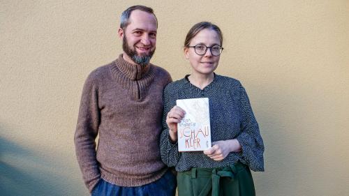 Die Autorin Selma Mahlknecht taucht mit ihrem Roman «Schaukler» tief in die Geschichte ihrer Heimat Südtirol ein. Unterstützung erhielt sie von ihrem Mann, dem Historiker Kurt Gritsch. Foto: Jon Duschletta