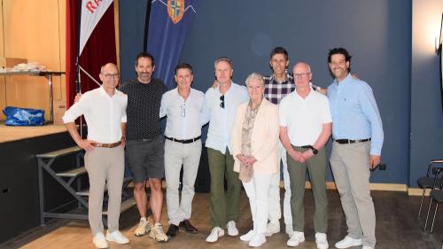 Barbara Janom Steiner leitet neu mit ihren Vorstandskollegen Dumeng Andrist, Urs Winkler, Patrik Wiederkehr, Ralph Schlaepfer, Conradin Cathomen, Adriano Iseppi und Geschäftsführer Mario Reiter (von rechts) den Bündner Skiverband. Foto: Bündner Skiverband