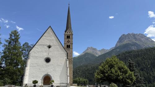 La raspada da Scuol douvra üna o ün nouv ravarenda. fotografia: Fadrina Hofmann