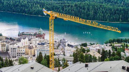 Laut Zwischenbericht zur Wohnraum-Studie besitzt jede Oberengadiner Gemeinde noch Baulandreserven. Diese zu horten ist allerdings gesetzlich untersagt. 		Symbolfoto: Jon Duschletta
