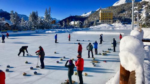 Der St. Moritz Curling Club blickt auf zahlreiche Turniere und viel Betrieb auf dem Kulm-Eis zurück. Foto: Andrea Brenn
