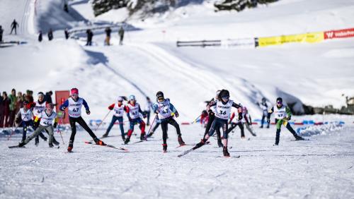 Die jungen Teilnehmerinnen gaben vollen Einsatz am St. Cassian-Volkslauf in Lantsch/Lenz. Foto: Actionfotos.ch