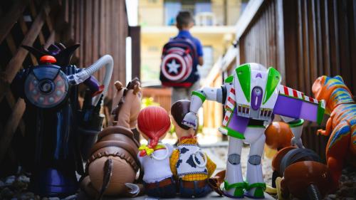 Wenn elektronische Spielzeuge nicht mehr funktionieren oder nicht mehr gebraucht werden, können sie gratis recycelt werden. Foto: unsplash.com/Chris Hardy