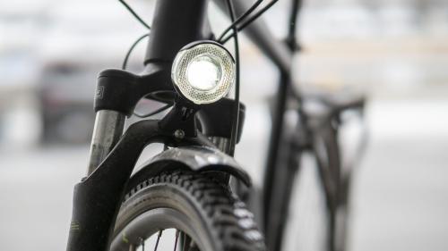  Das Licht muss fest am Velo angebracht sein (fotografia: Daniel Zaugg).