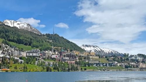 Kann die St. Moritzer Stimmbevölkerung noch einmal über das Planungsgebiet Serletta Süd (Kreis) abstimmen? 
Diese Frage muss juristisch geklärt werden. Foto: Reto Stifel