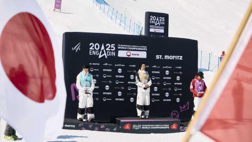 Die Moguls-Fahre haben die ersten Medaillen der Freestyle-WM erhalten. Fotos: FIS-Freestyle-WM