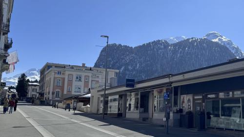 Die Einsprache gegen das Abbruch- und Neubauprojekt «Chesa Bombardieri» in Pontresina wurde vom Obergericht abgewiesen. Das Urteil ist nicht ­weitergezogen worden und somit rechtskräftig. Foto: z. Vfg