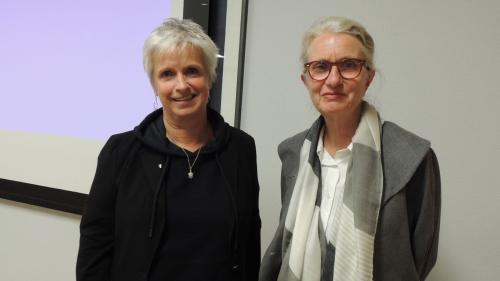 Seraina Bickel e Melitta Breznik (da schnestra) a la radunanza dals amis da l’ospidal (fotografia: Benedict Stecher).